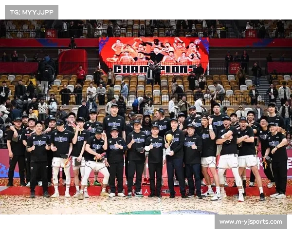 上海男篮俱乐部杯决赛成功卫冕夺双冠